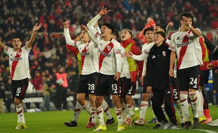 Un bravo River eliminó a Rosario Central en el Monumental y quedó a un paso del título