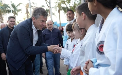 El gobernador Zdero acompaña el crecimiento del Club Chaco For Ever