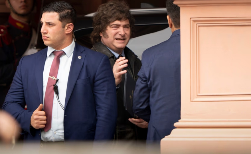 Milei comienza la semana con diputados y senadores en Casa Rosada