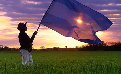 La Corte revocó un fallo que declaraba inconstitucional la derogación de la Ley de Tierras