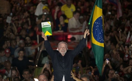Lula da Silva hace historia en Brasil: revirtió el resultado en balotaje y accede a su cuarto mandato como presidente